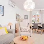 Holiday House Sunshine